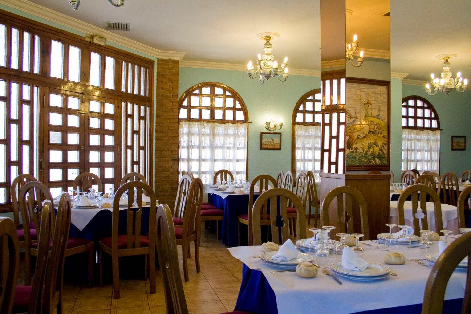 Hotel Perales ตาลาเวรา เดลา เรย์นา ภายนอก รูปภาพ