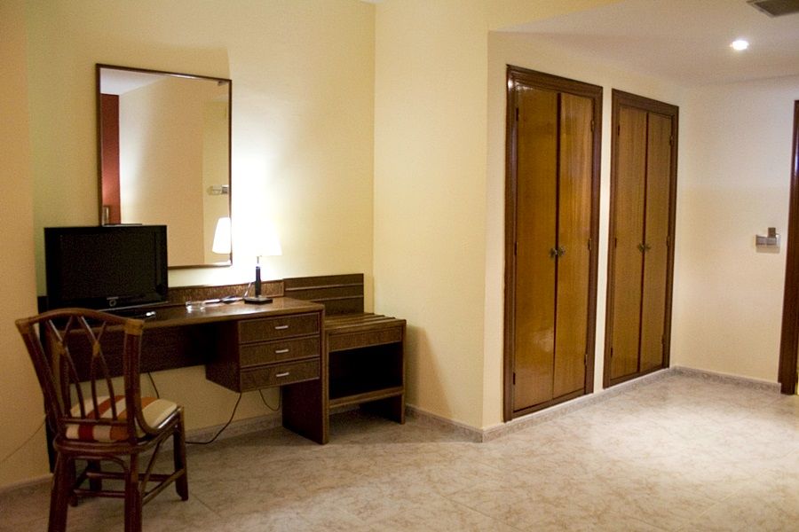 Hotel Perales ตาลาเวรา เดลา เรย์นา ภายนอก รูปภาพ