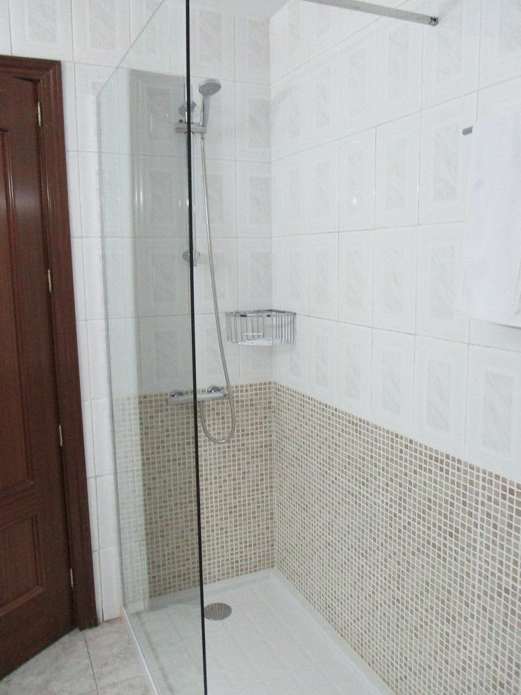 Hotel Perales ตาลาเวรา เดลา เรย์นา ภายนอก รูปภาพ