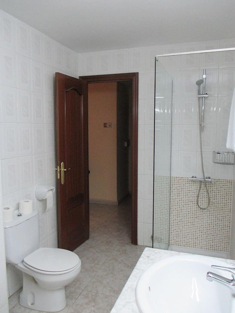 Hotel Perales ตาลาเวรา เดลา เรย์นา ภายนอก รูปภาพ